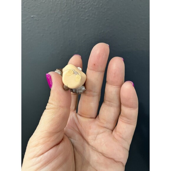 LOL Surprise LILS Makeover Series #INSTABUNNY "Lil Pet" Series 5 Bunny - Picture 5 of 6